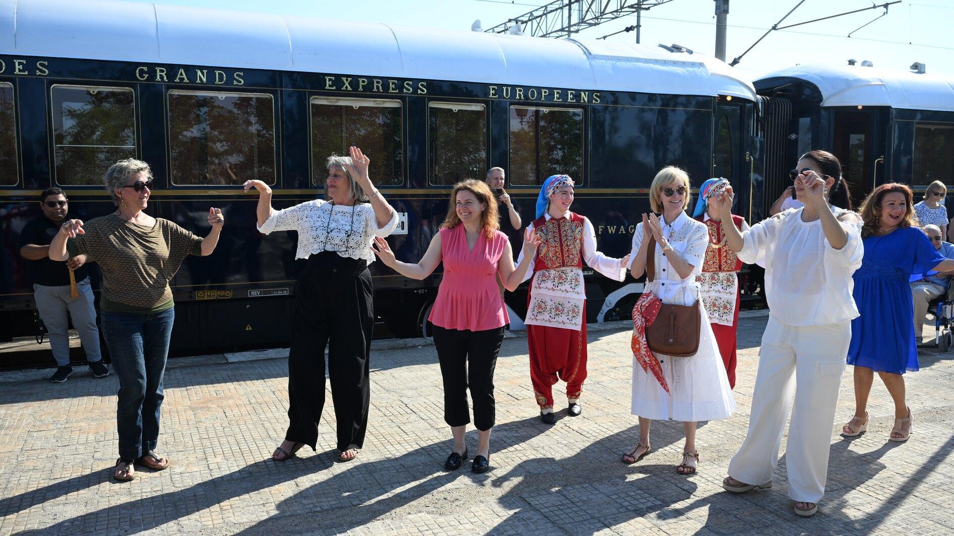 Efsanevi Orient Express, Paris'ten Türkiye'ye geldi