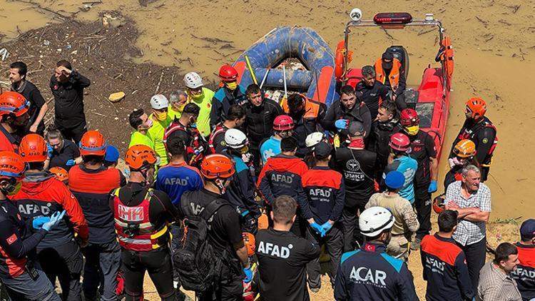 Trabzon'dan acı haber: Selde kaybolan yaşlı adamın cansız bedenine ulaşıldı