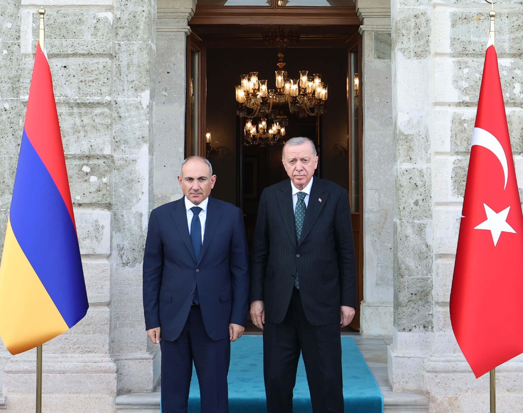 Son dakika... Cumhurbaşkanı Erdoğan Ermenistan Başbakanı Paşinyan'ı kabul etti