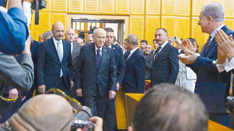 Bahçeli 5 ay sonra Meclis kürsüsünde... Yüzüklü mesaj: Tanrı Türkü korusun