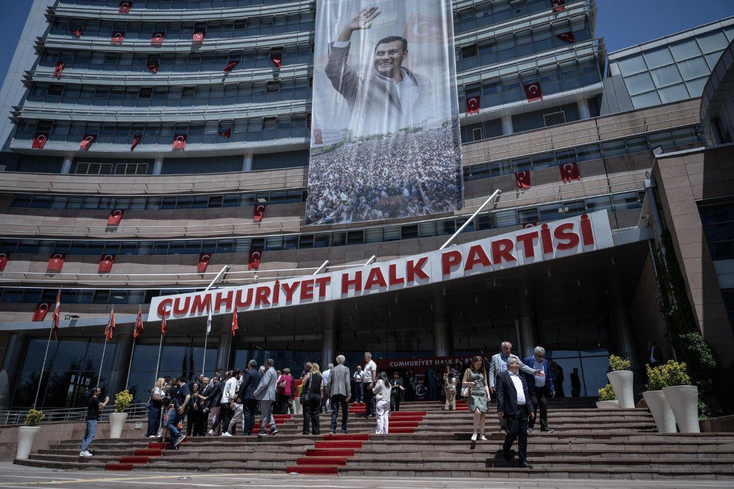 Mahkeme, CHP Sözleşmesi davasını Eylül'e erteliyor