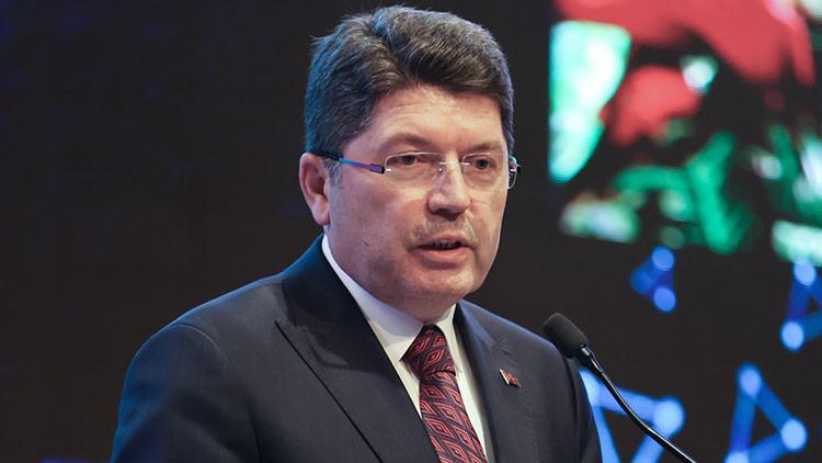 Bakan Tunç'tan, Saraçhane'de Cumhurbaşkanı Erdoğan'a hakaret edilmesine tepki: Milletimizin iradesine yöneltilmiş ağır bir saygısızlıktır