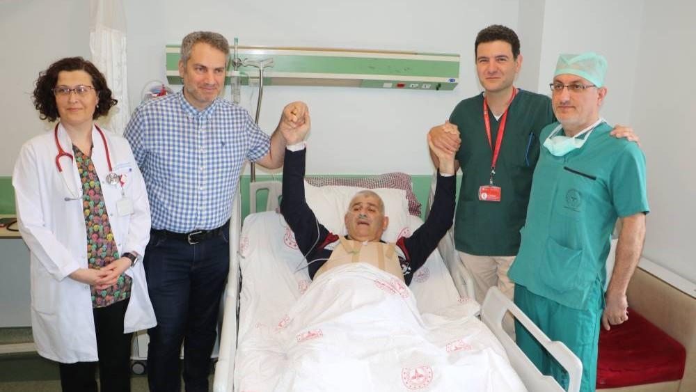 Türk doktorları Moyamoya hastasında türünün tek örneği kalp operasyonu gerçekleştirir