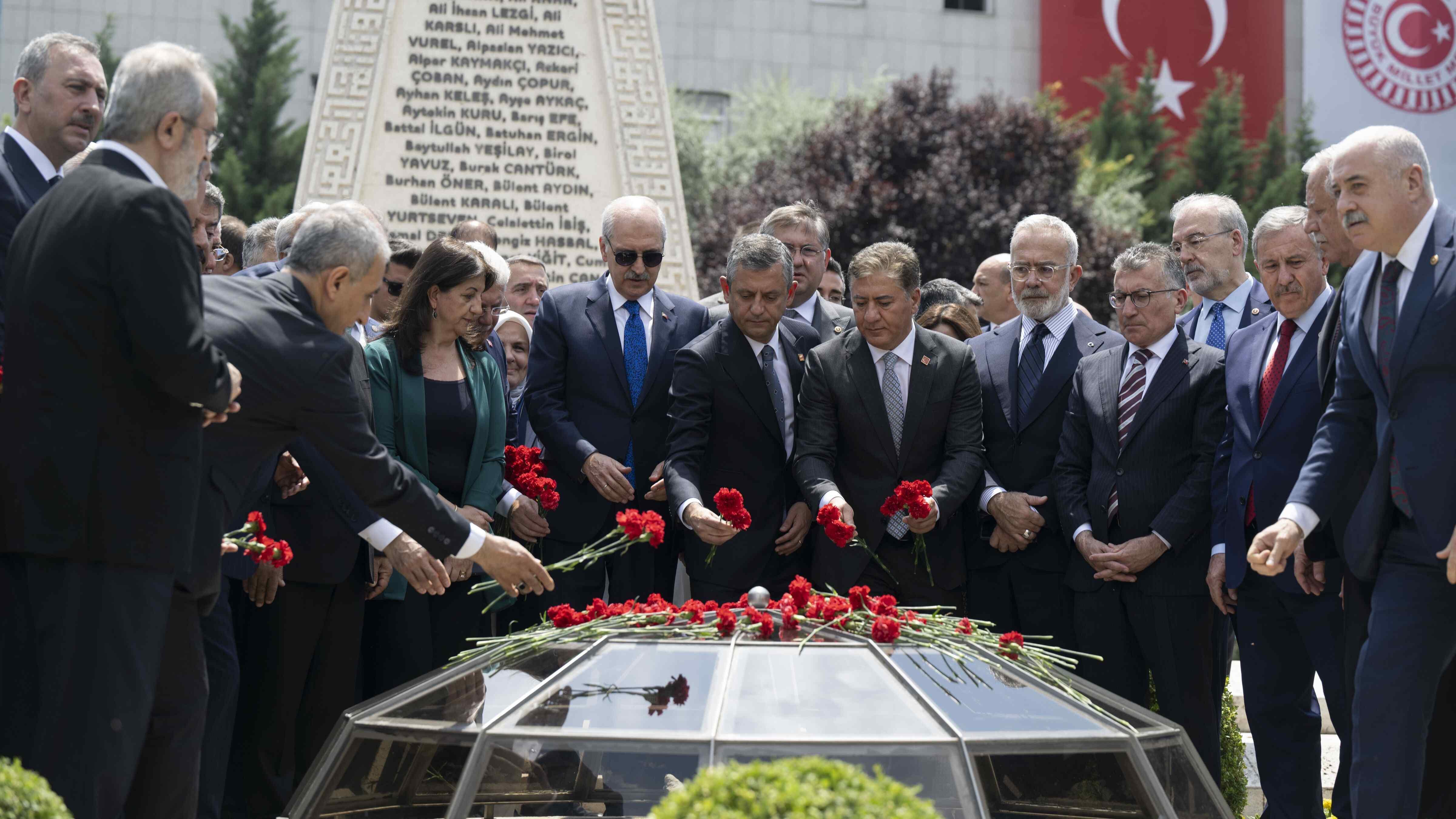 Türk siyaseti, Foiled Darbe'ye Direniş
