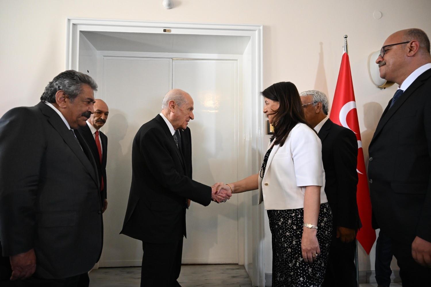 Dem Party Milletvekilleri Bahçeli ile buluşuyor, tunç barış çabaları ortasında
