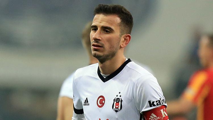 ベシクタスのファンからのoğuzhanÖzyakup：「本当ではない！」