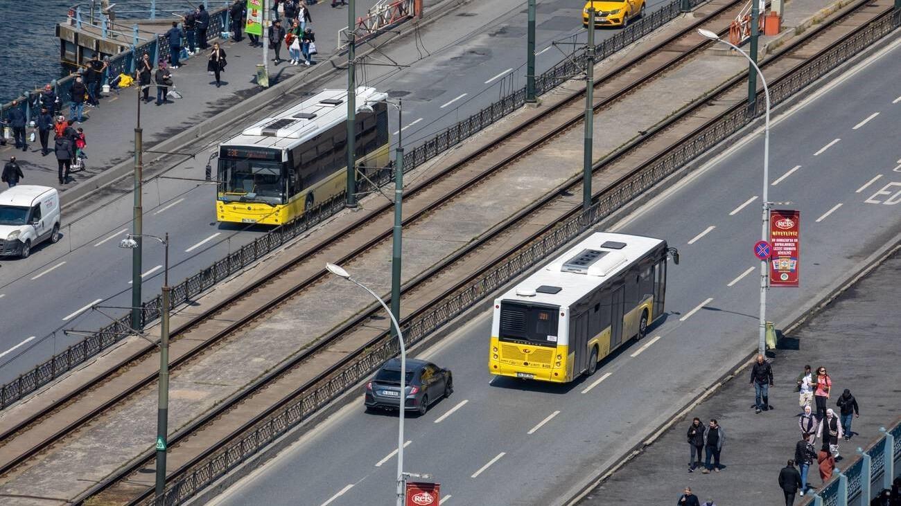 İstanbul, trafik sıkışıklığıyla mücadele etmek için sadece otobüs şeritleri fırlatacak