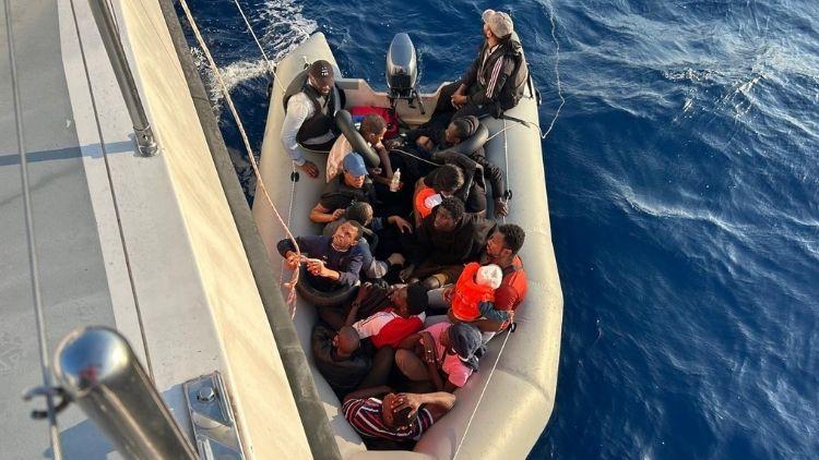 Yunanistan’ın ÖLUME ITTII 18 Dezensiz Göçmen Kurtarledi