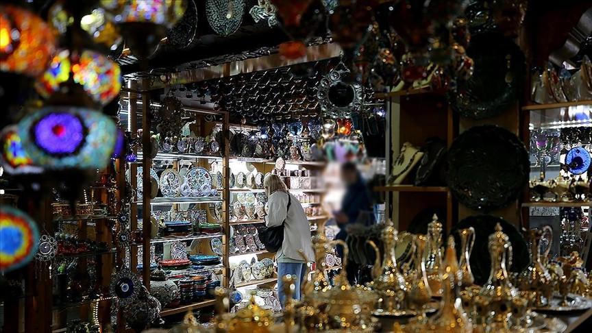 Turistler Türkiye'deki hediyelik eşyalar için 1 $ bln harcıyor