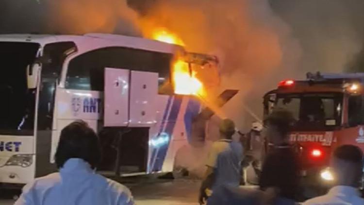 İstanbul’da Şehirler Arası Yolcu Otobüktue Yangın! ‘Yedek Şoförü de Içeride unutmaşlar’