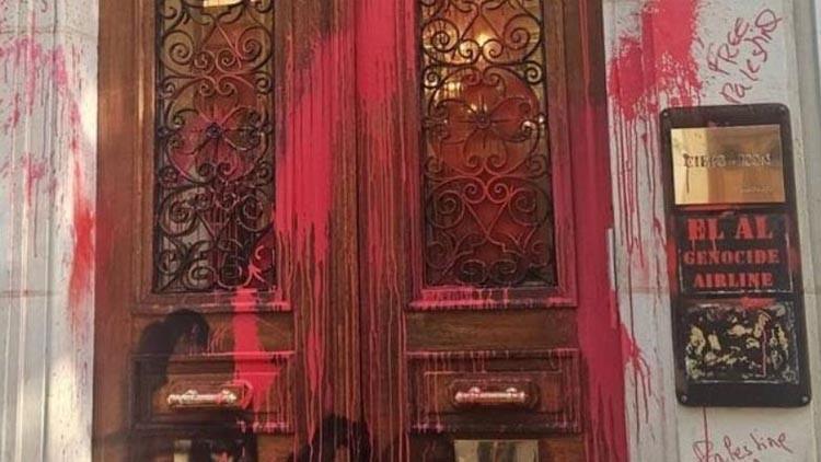 Paris'te İsrail Havayolu El Al'e Boyalı Protesto: 'Soykırım Havayolu' İfadesiyle Ofis Kapattırıldı