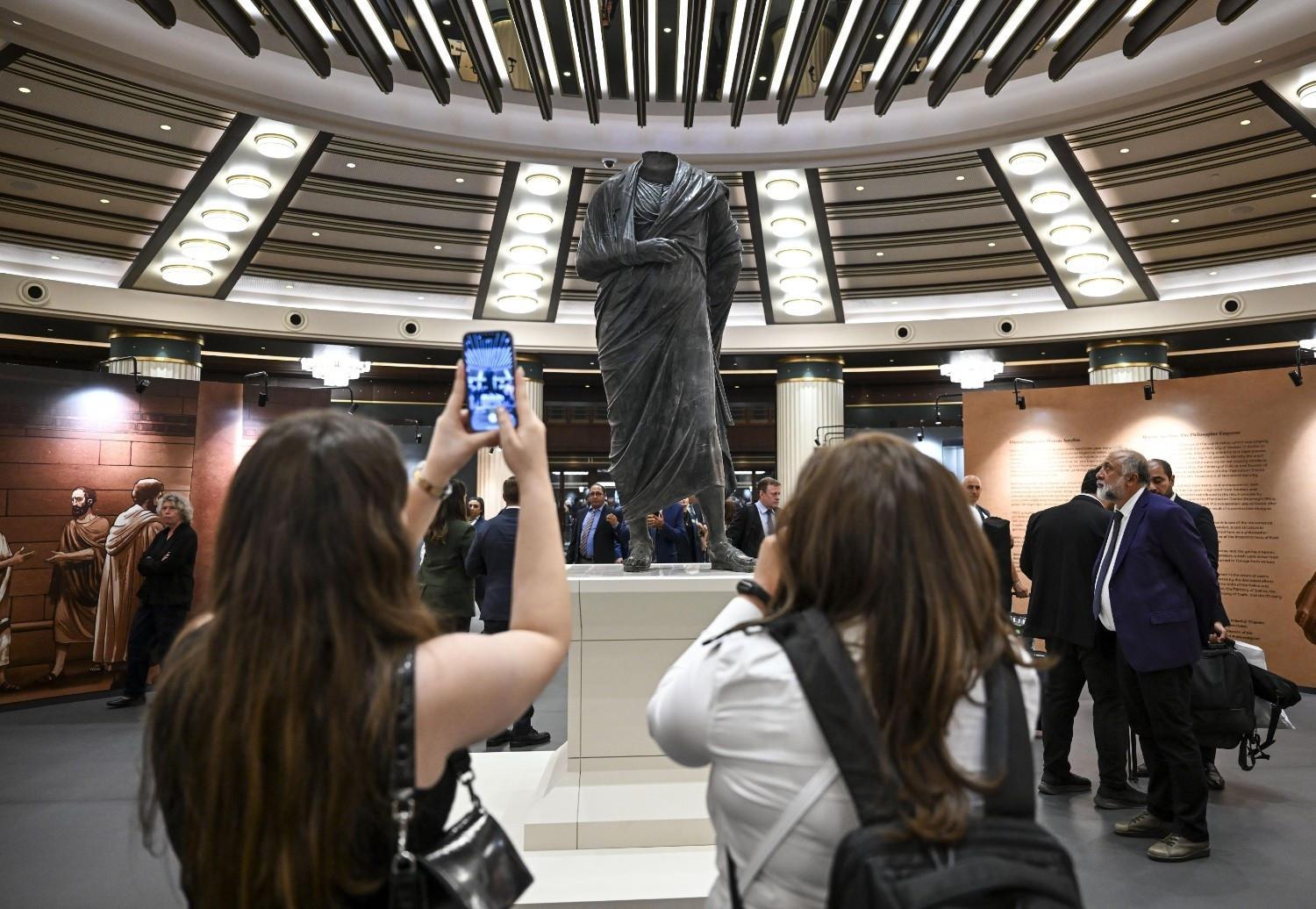 Türkiye'nin yağmalanan Marcus Aurelius heykelinin iyileşmesi arkasındaki hikaye