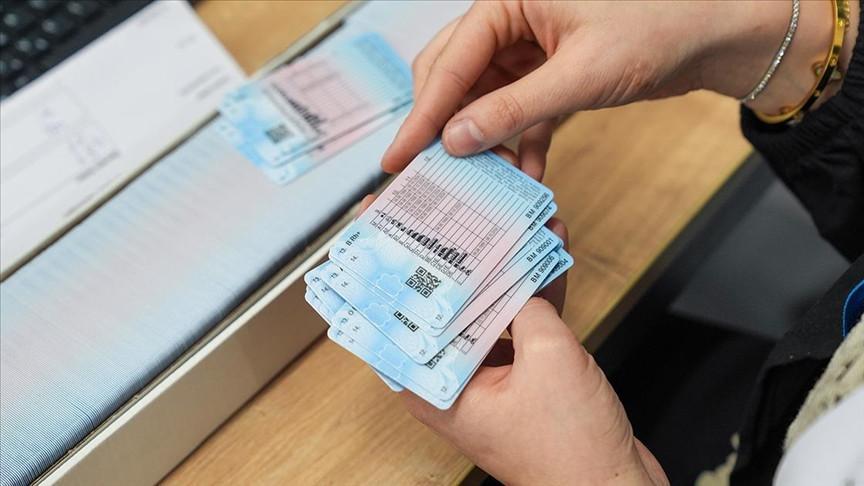 Ehliyet yenileme son tarih 2025 : Eski tip ehliyet değişimi için son tarih uzatıldı mı, cezası ne kadar Ehliyet yenileme randevu alma ekranı