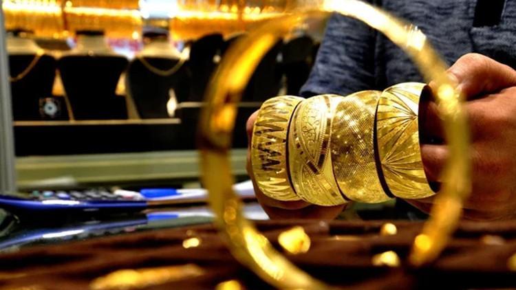 ALTIN FİYATLARI 2 EKİM 2025 - GÜNCEL ALTIN FİYATLARI (CANLI) || Altın düşüyor mu, yükseliyor mu Bugün 1 gram altın, çeyrek altın, Cumhuriyet altını ve ONS altın alış - satış fiyatı ne kadar İşte Kapalı Çarşı gram altın fiyatları