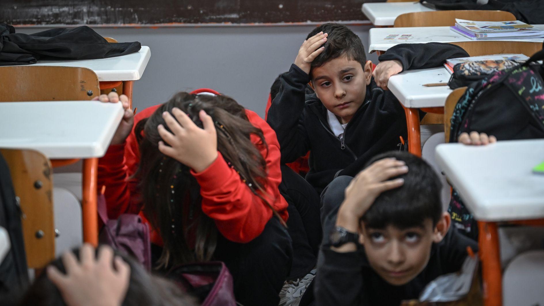 Türkiye conducts nationwide school evacuation drills for disaster awareness