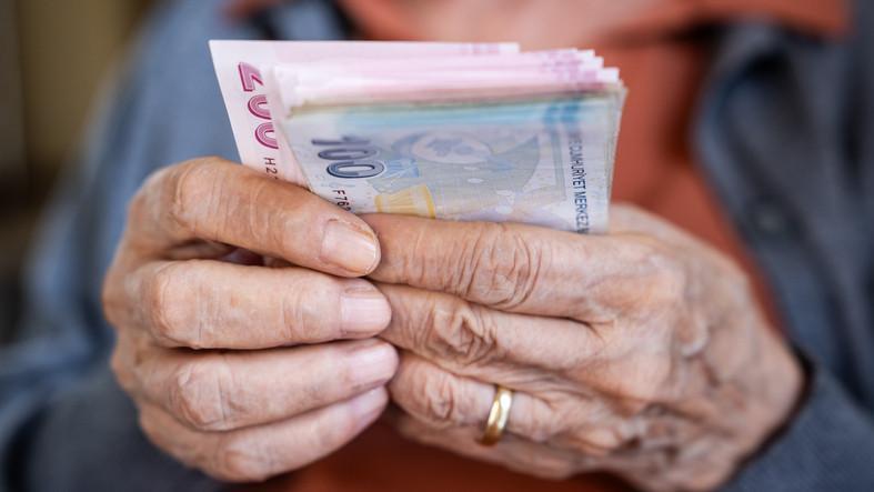 SGK 4A, 4B EMEKLİLİK SORGULAMA VE HESAPLAMA TABLOSU 2025 || Emeklilik yaşı değişecek mi, yükselecek mi Ne zaman emekli olurum SGK emeklilik yaşı öğrenme sayfası...