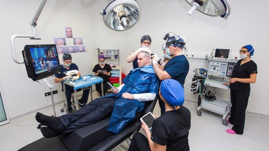 Medical students flock to aesthetics for better pay, balance, results show