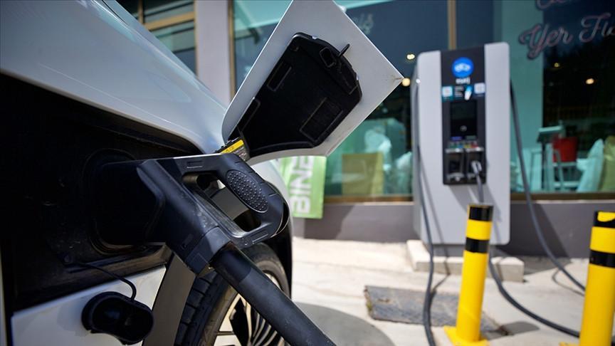 Fast-charging network expands 83-fold in three years: minister