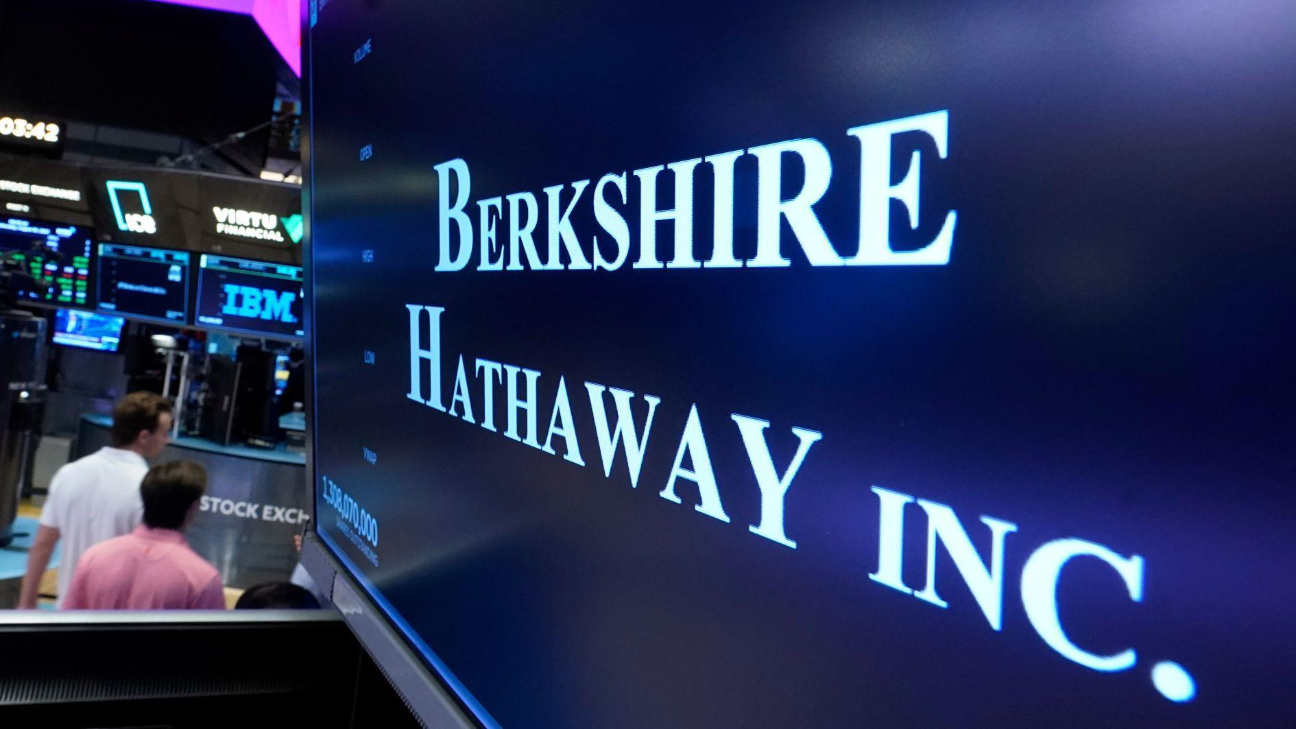 Berkshire Hathaways profits rise 17 pct to $30.8 billion