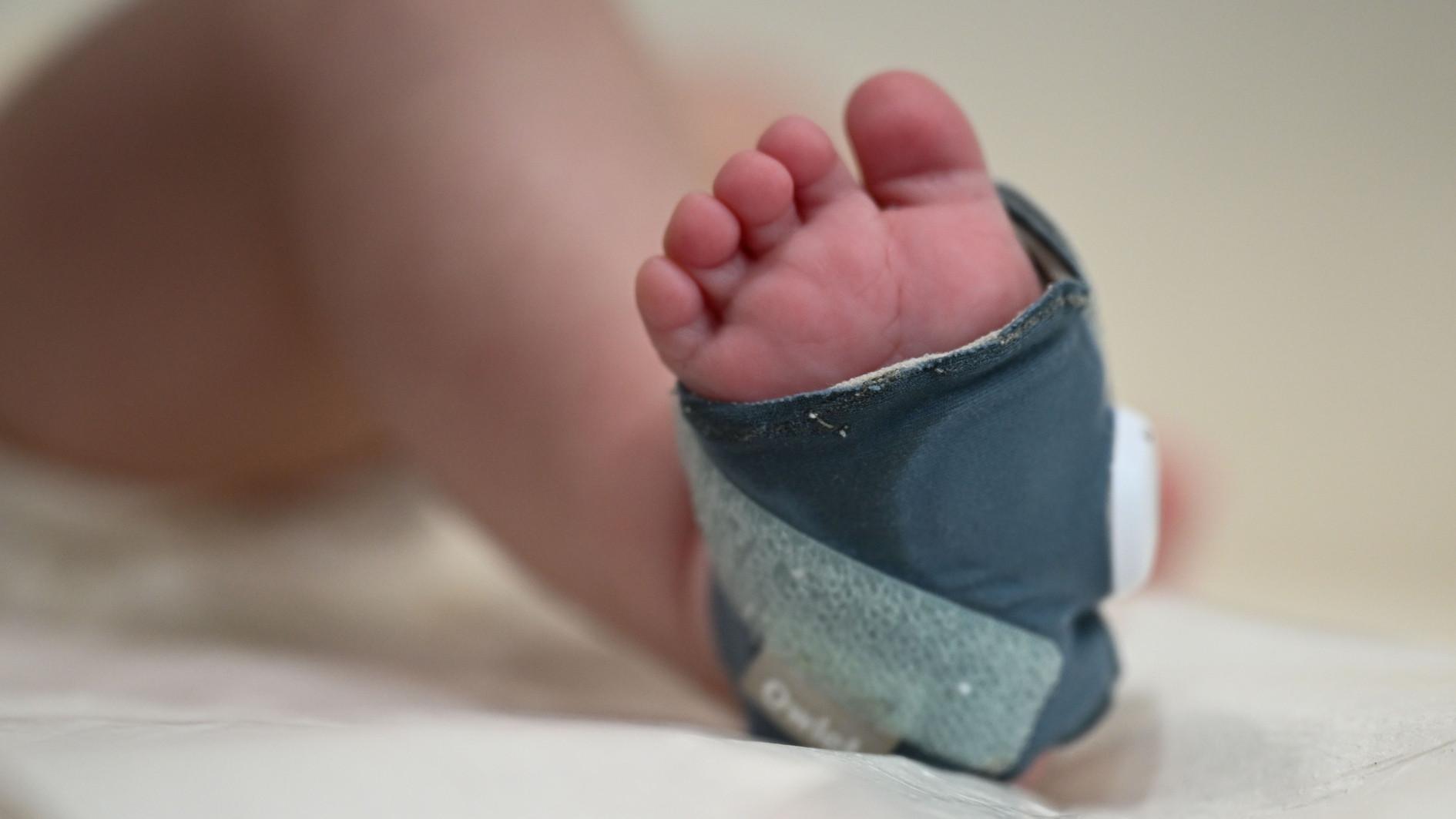 ‘Smart sock’ monitors baby with heart failure diagnosis
