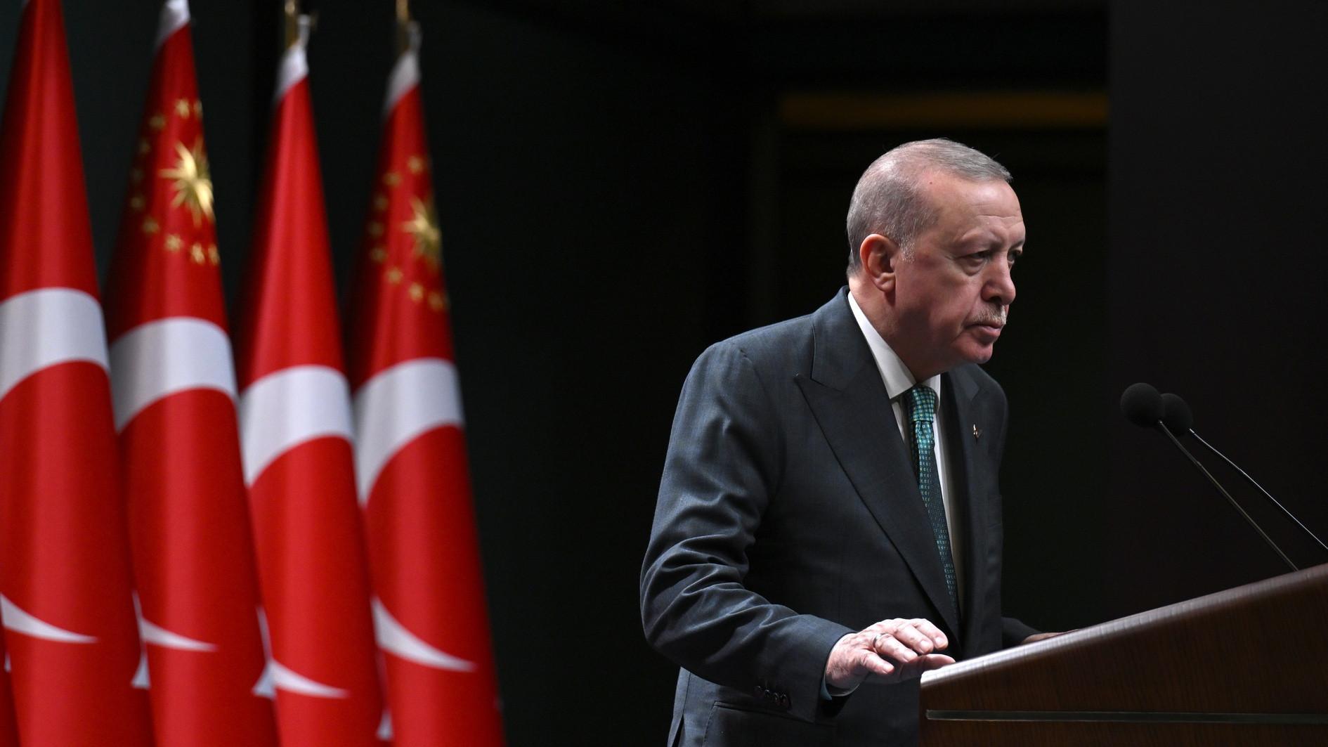 Türkiye to 'swiftly' move defense projects, Erdoğan says