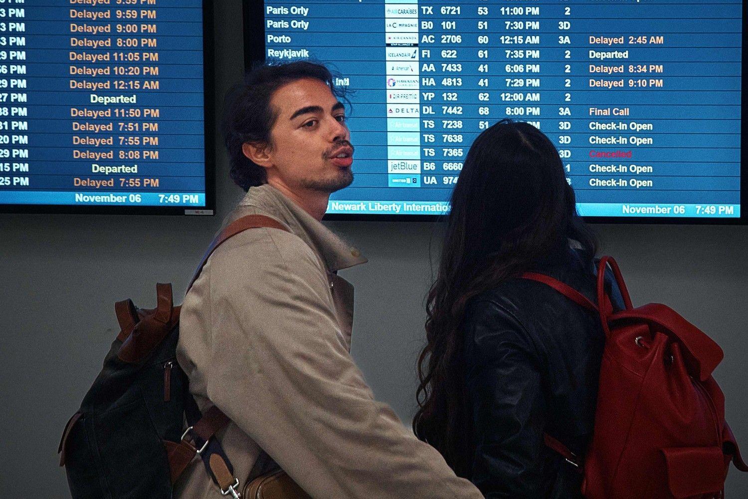 US travel chaos as flights cut due to government shutdown