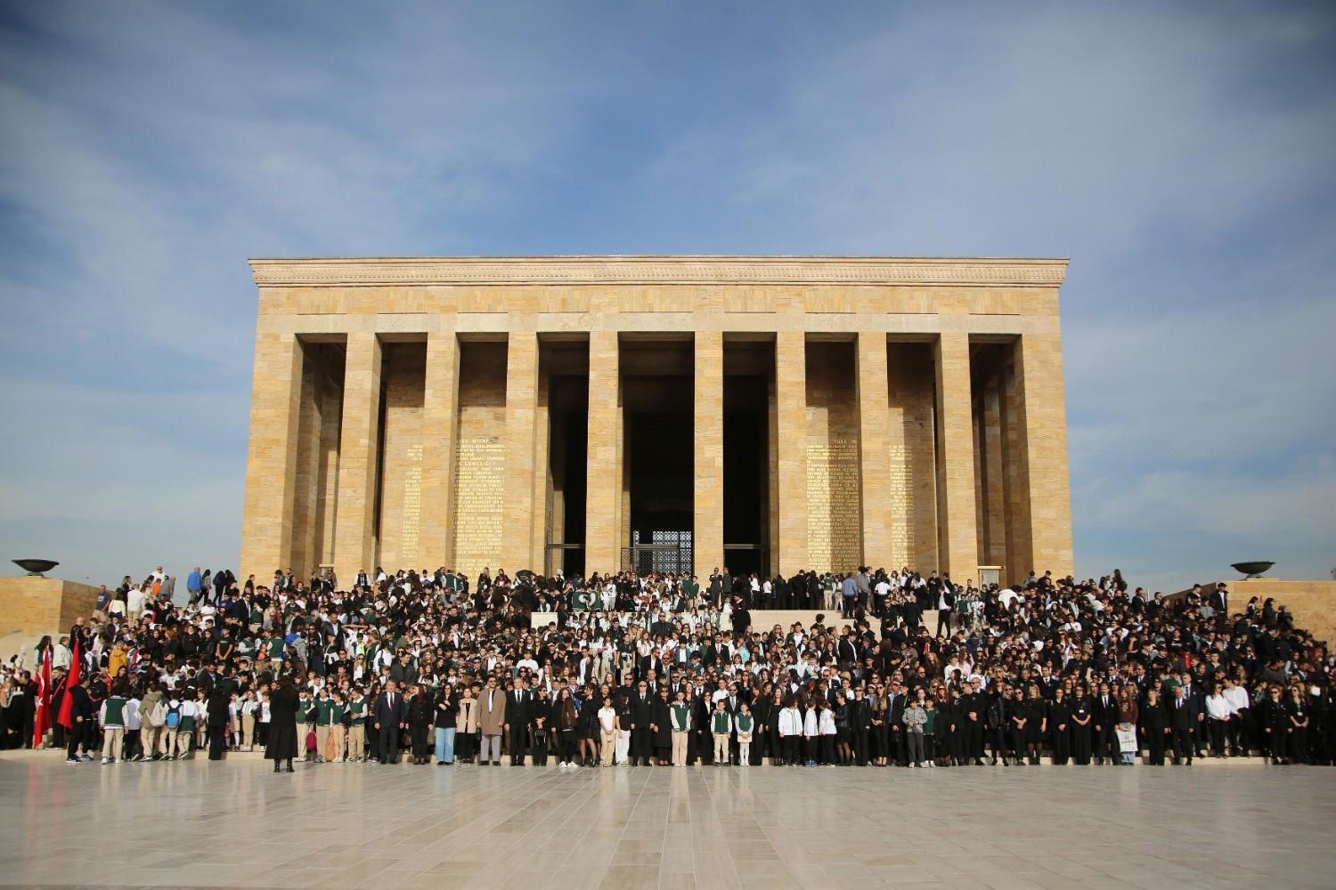 Türkiye marks first school break with tributes to Atatürk