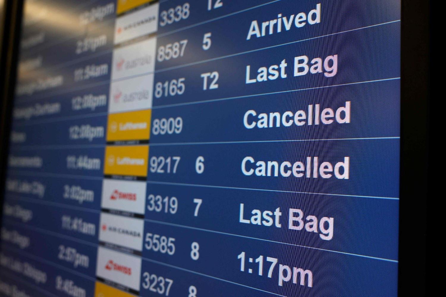 More than 1,000 flights cut in US shutdown fallout