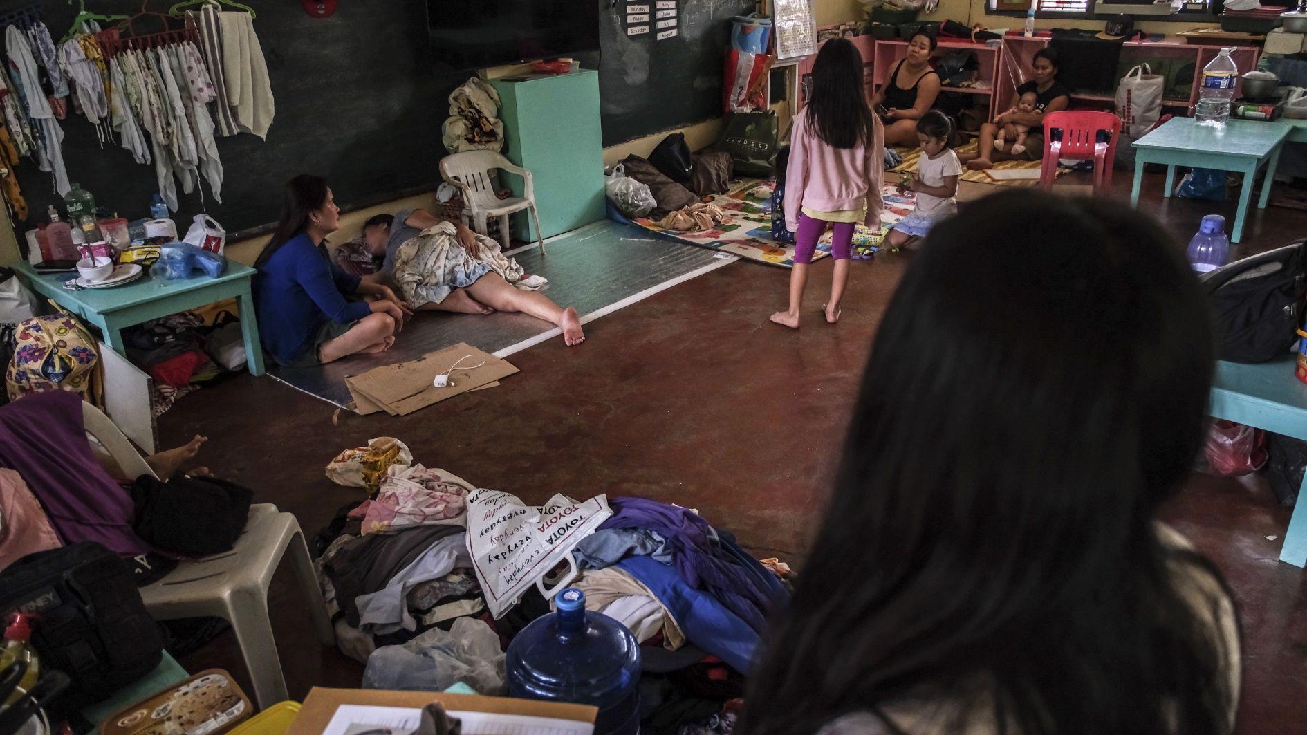 Philippines evacuates 1 mln people as super typhoon nears