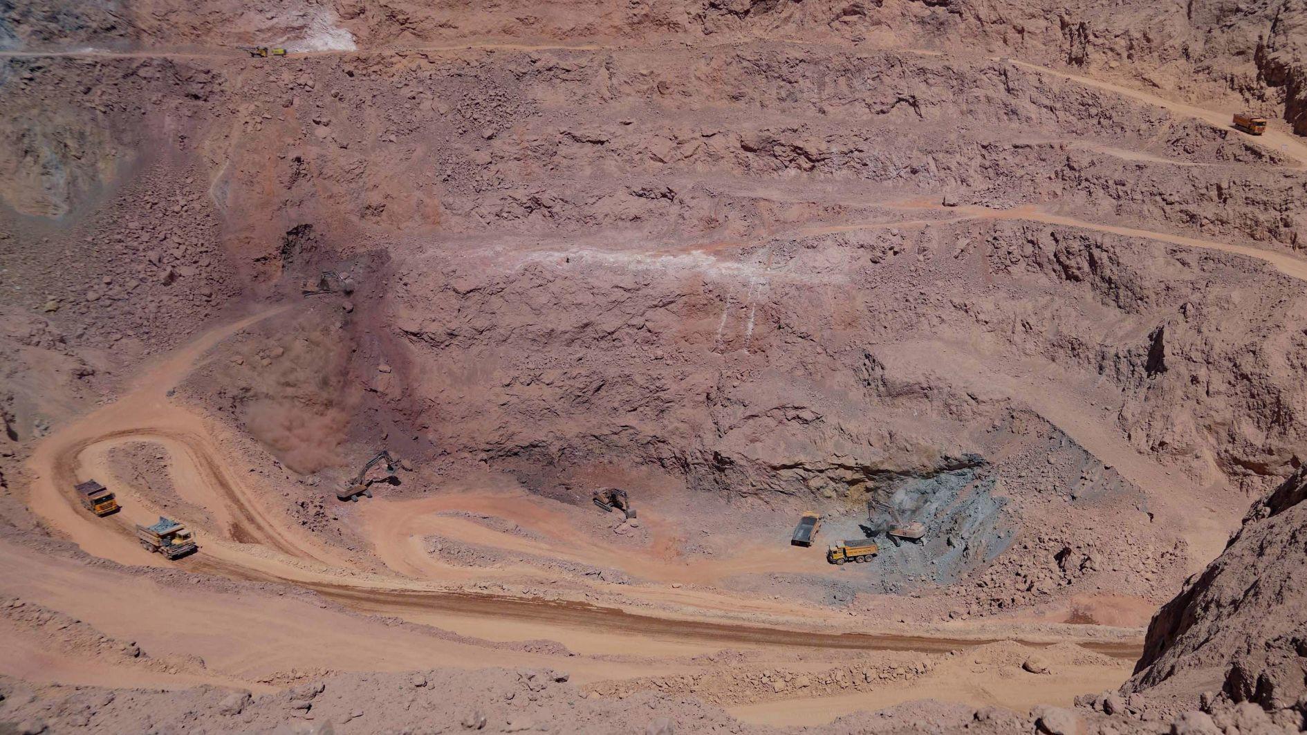 China halts export ban to US of some dual use materials