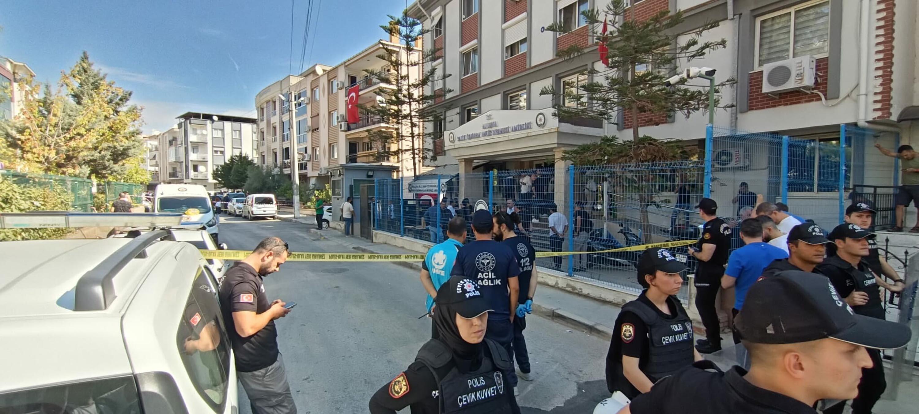 Two ISIL suspects held in assault at İzmir police station