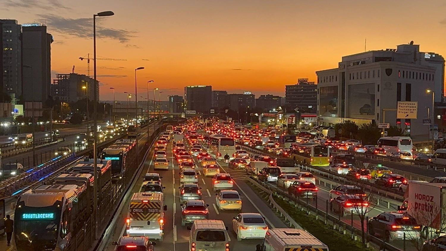 Türkiye’s vehicle fleet surpasses 33 million: Official data