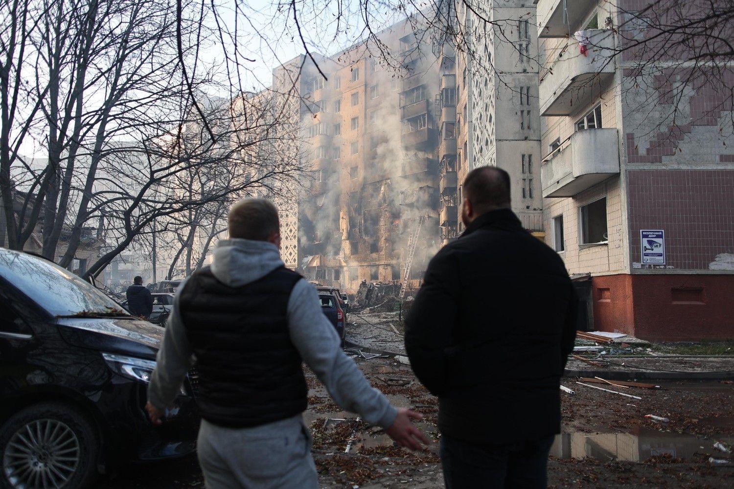 Russian strikes kill 10 as Zelensky tries to revive peace efforts in Türkiye