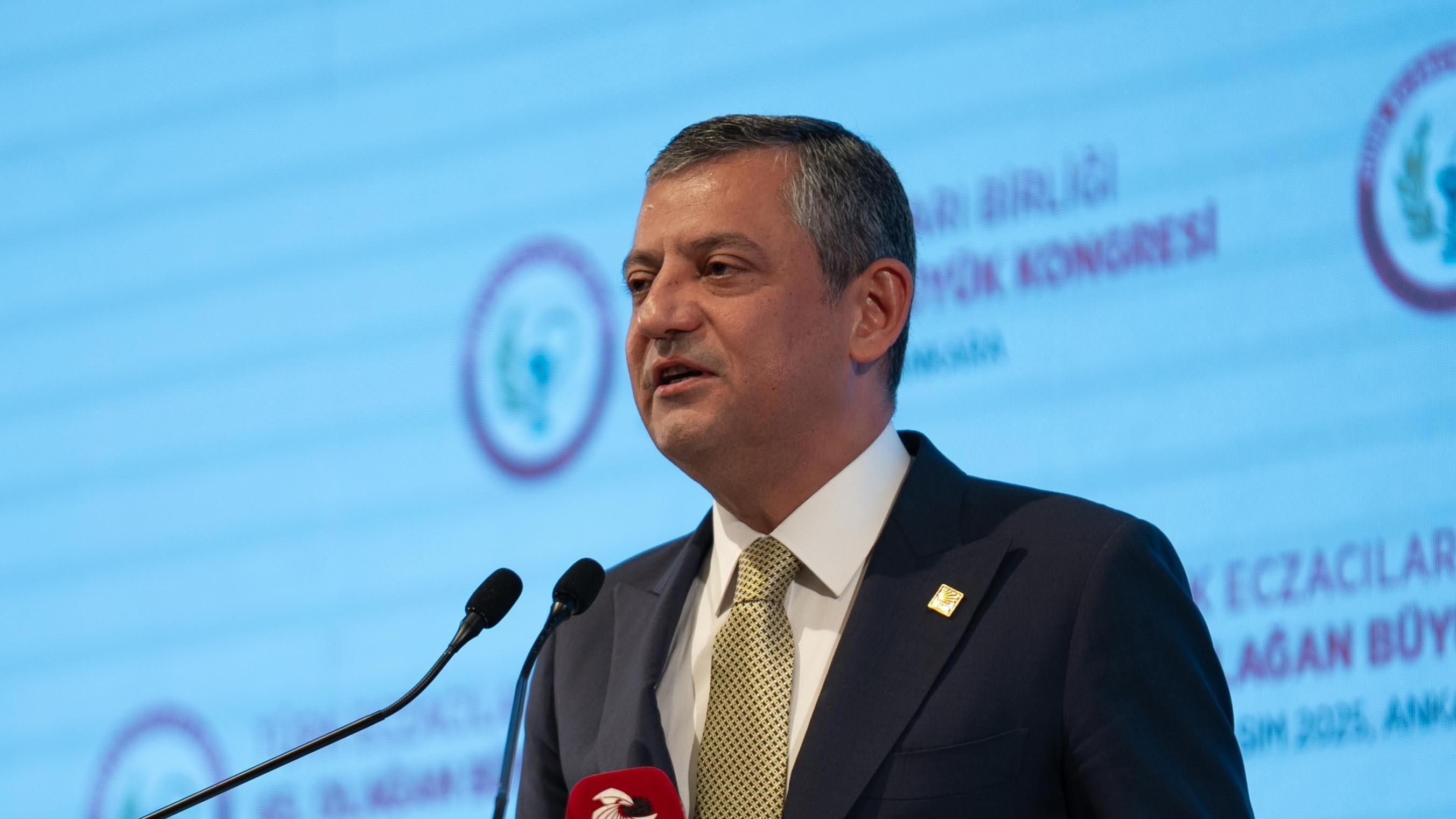 Özel promises fair taxation if CHP takes power