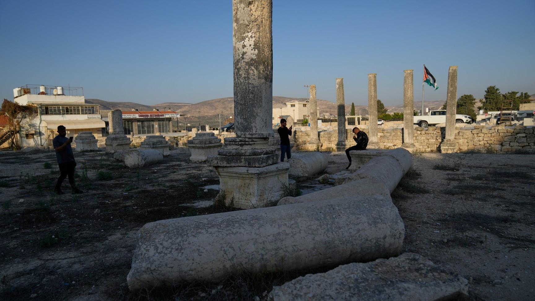 Israel plans to seize historical site in West Bank as new settlement appears