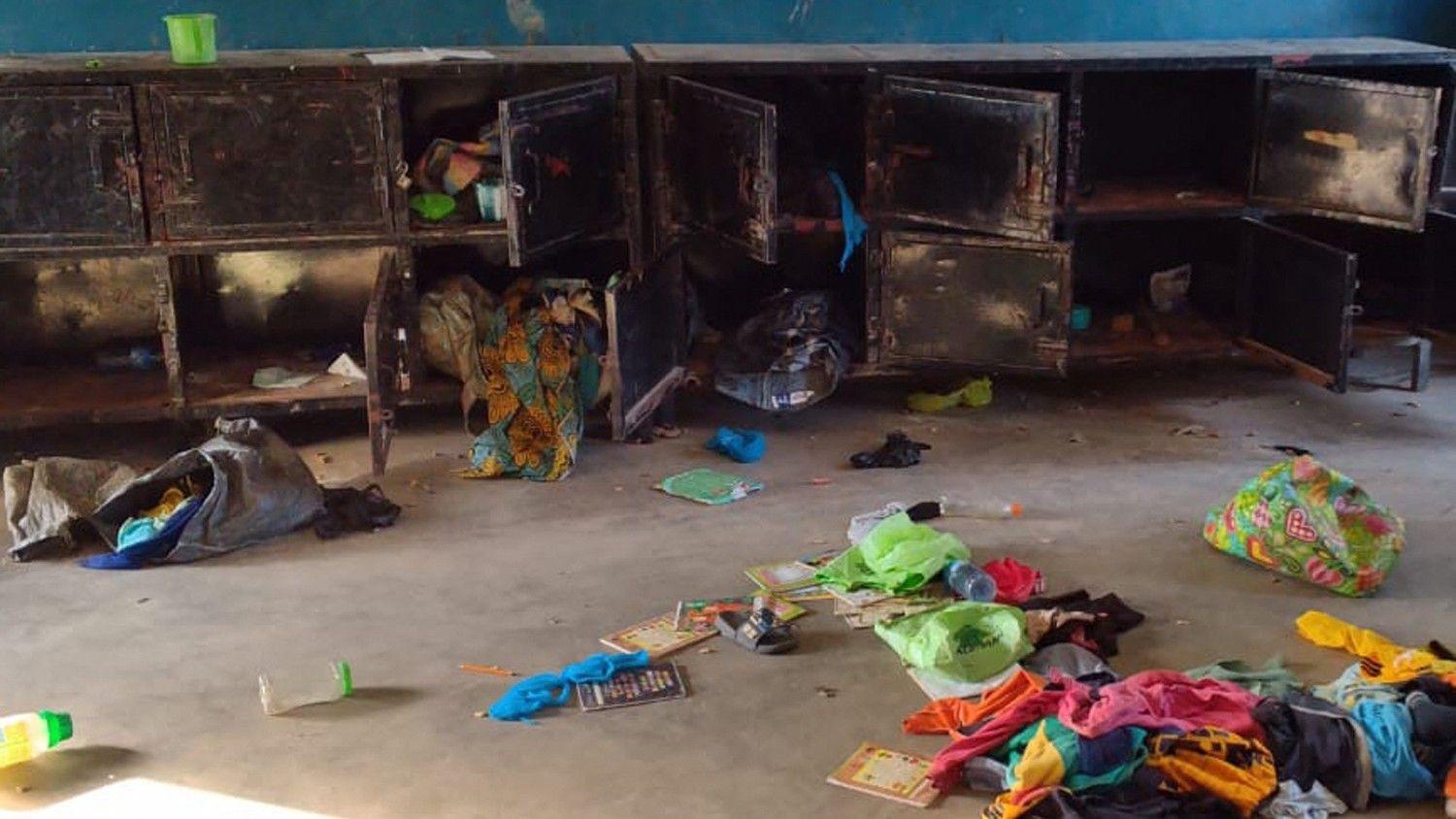 Gunmen seize 315 in Nigerian mass school kidnapping