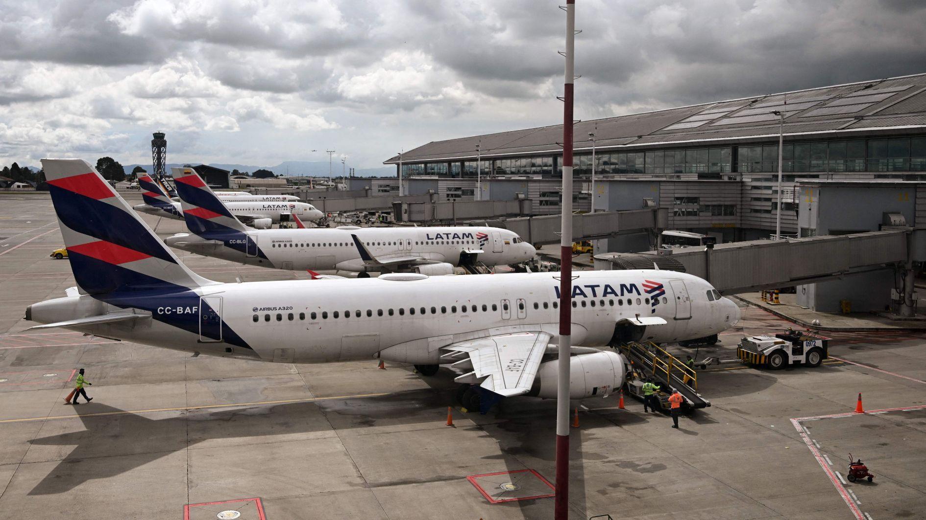 Six airlines cancel Venezuela flights after US warning