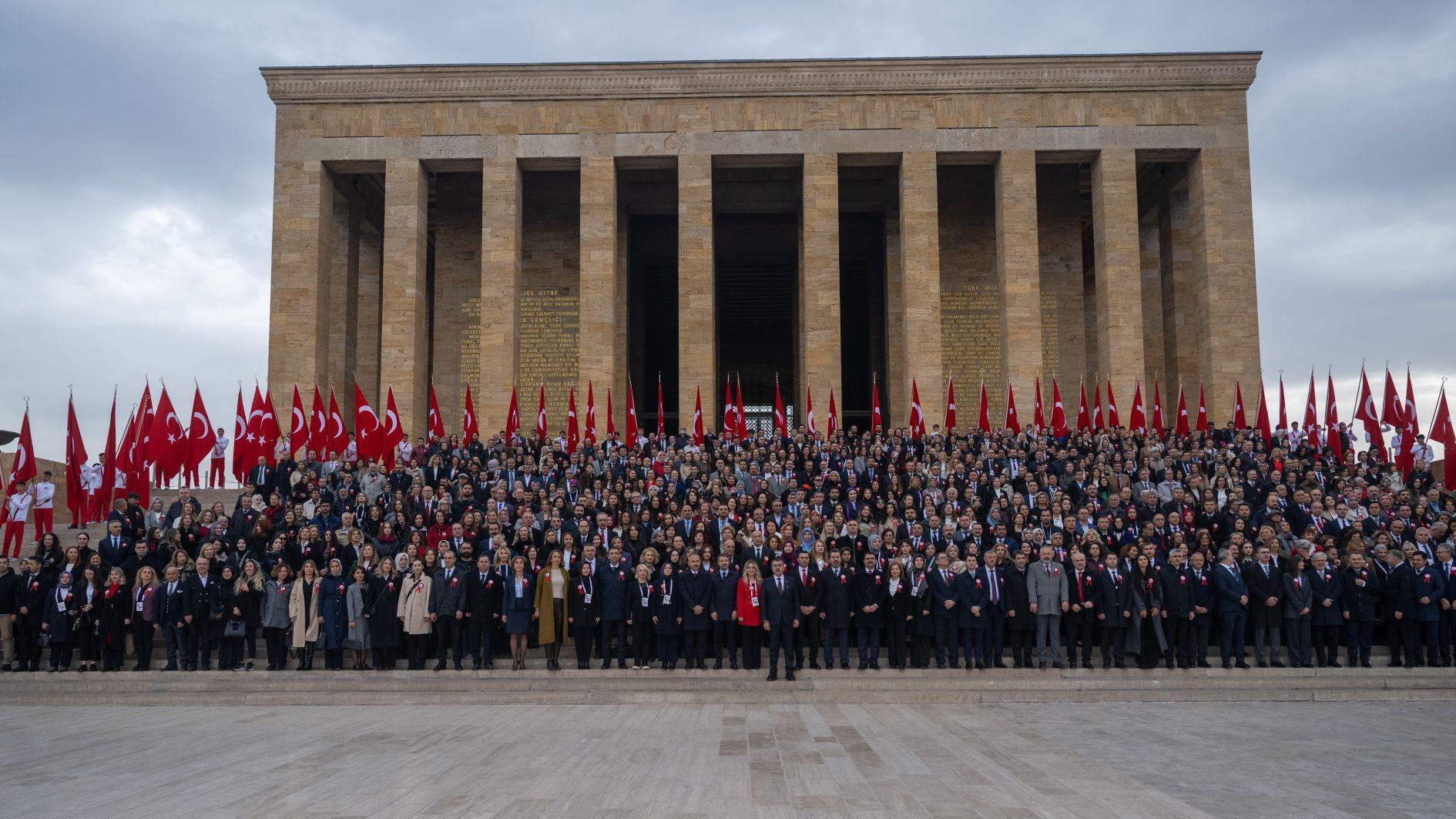 Türkiye marks Teachers’ Day with tribute, recognition for outstanding educators