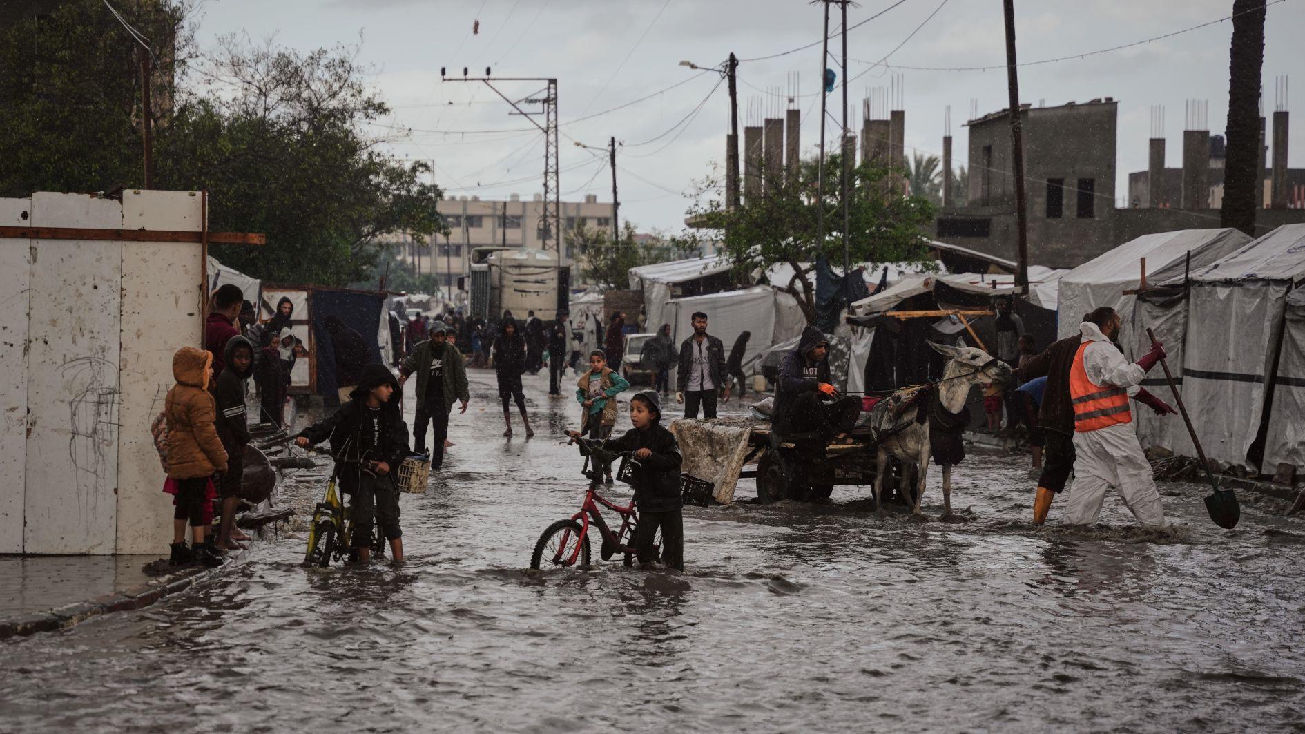 Gaza survival at stake, as recovery to take decades: UN