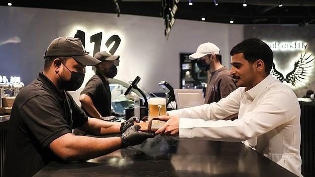 Saudi residents report booze ban eased for select foreigners