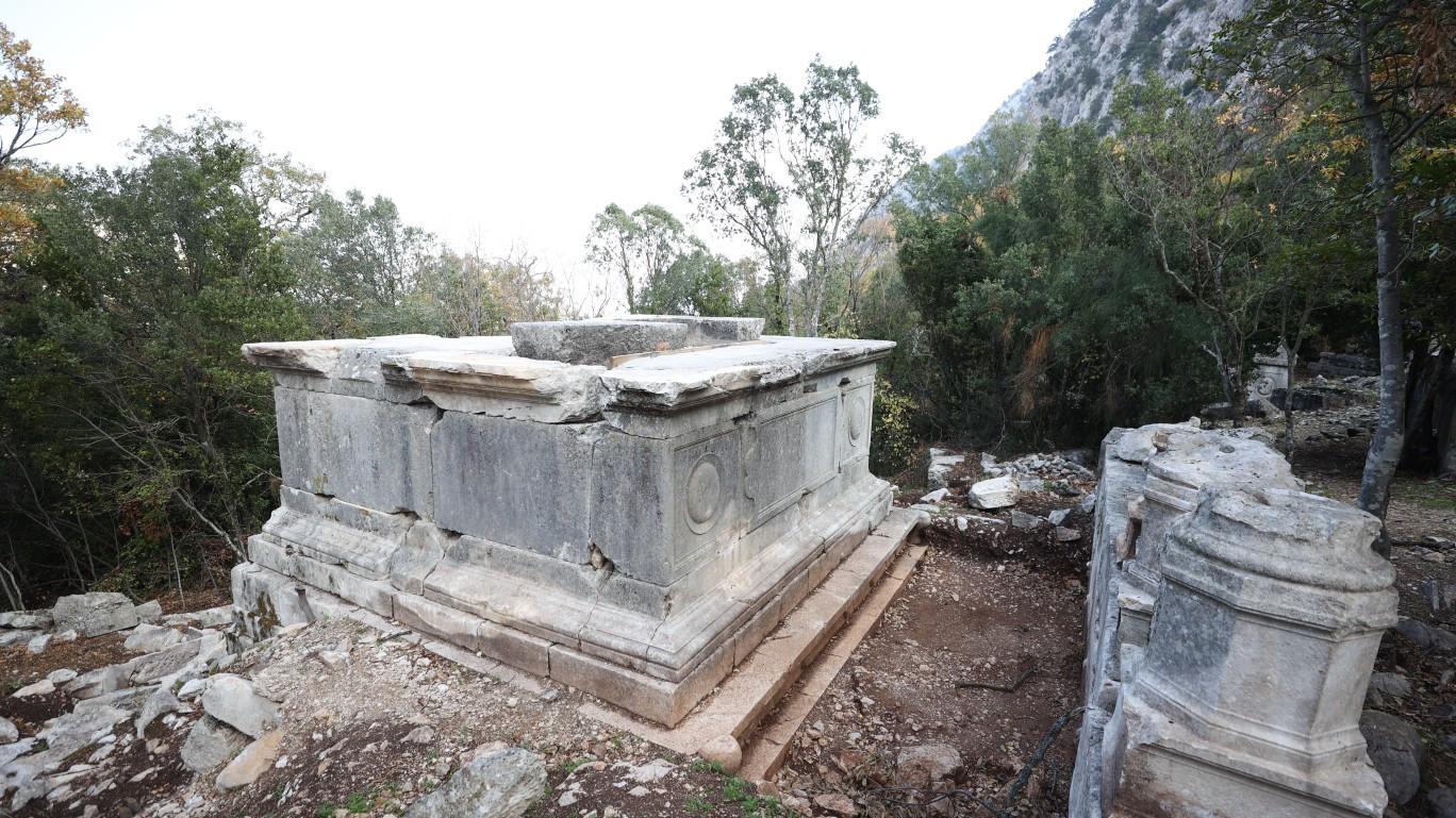 Termessos excavations reveal ancient tombs and sarcophagi