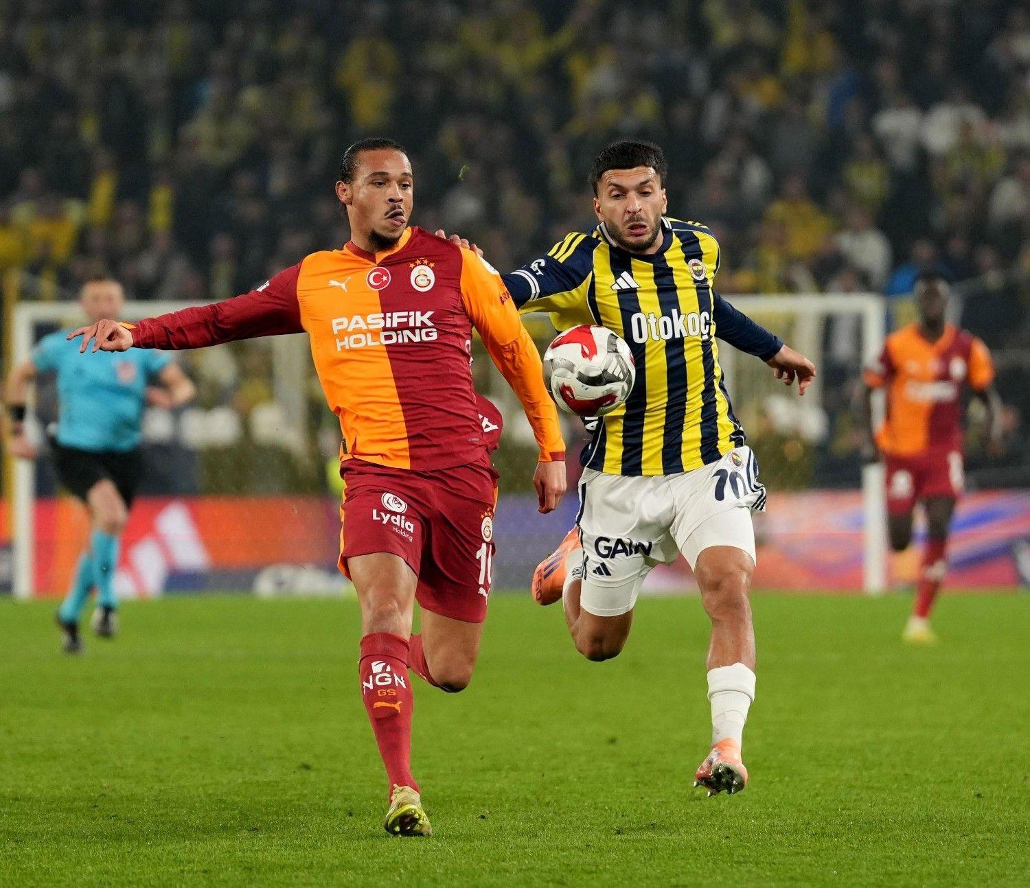 Fenerbahçe salvages derby draw in final minute