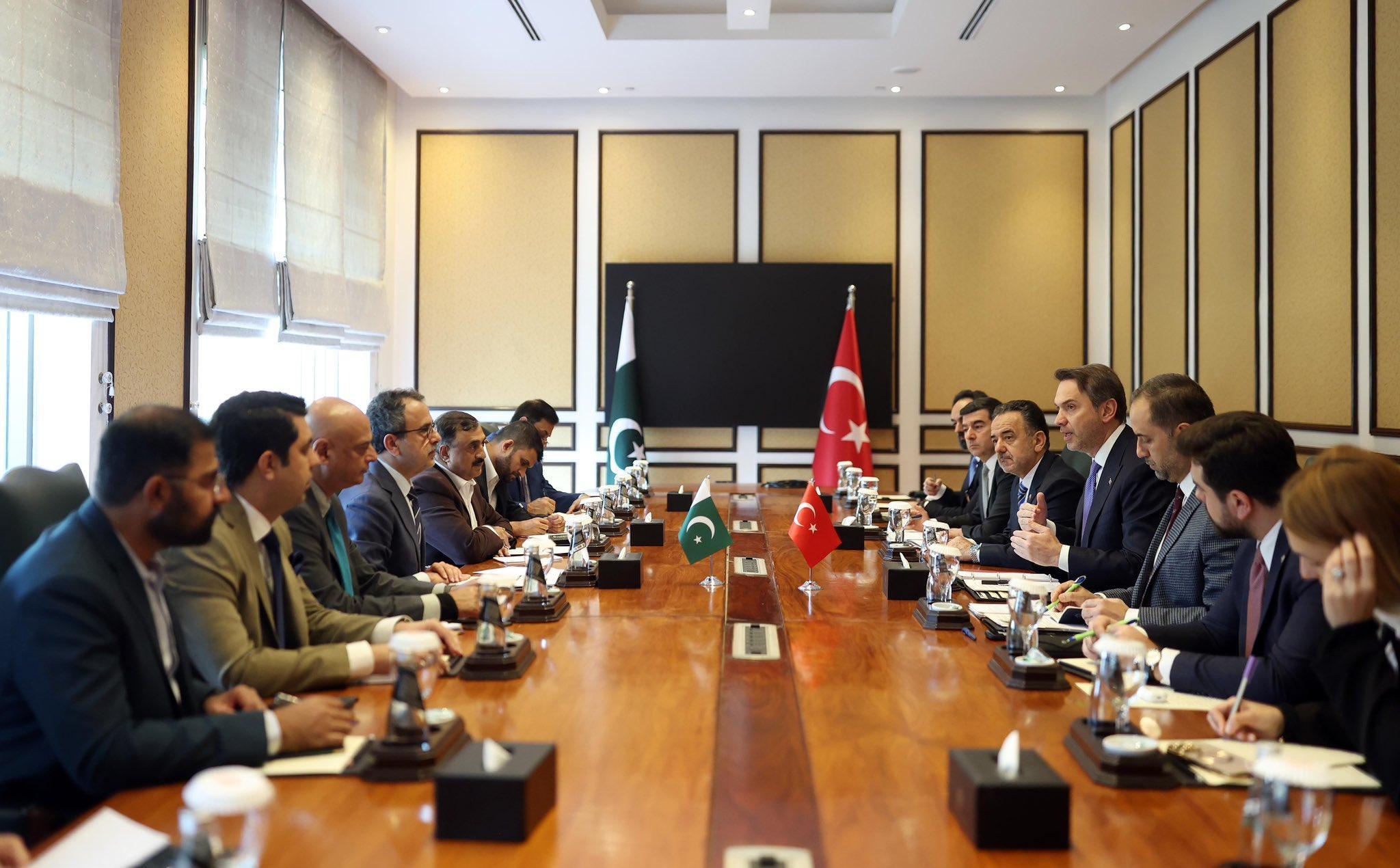Türkiye, Pakistan ink deals for oil, gas exploration