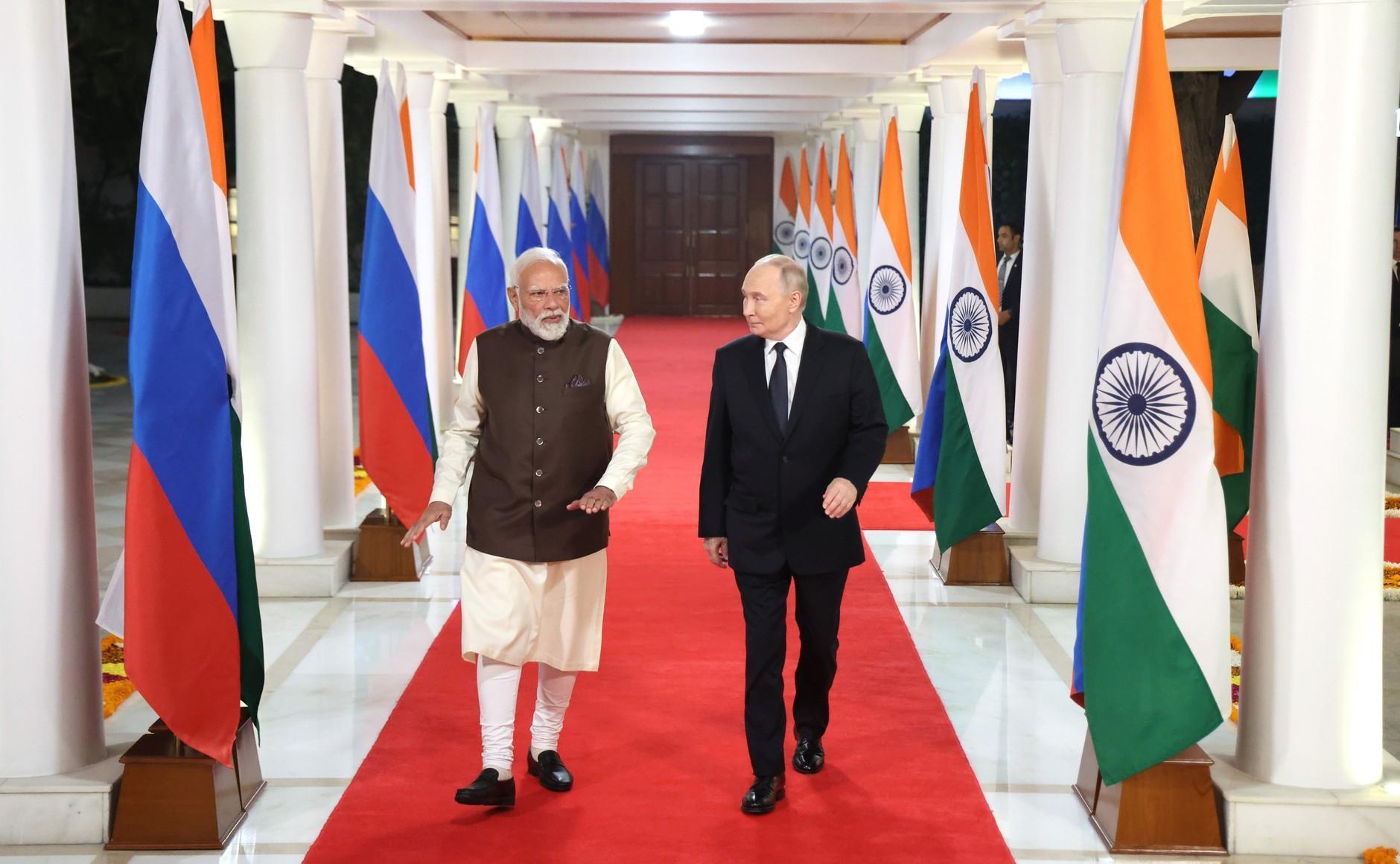 India rolls out red carpet for Russia's Putin
