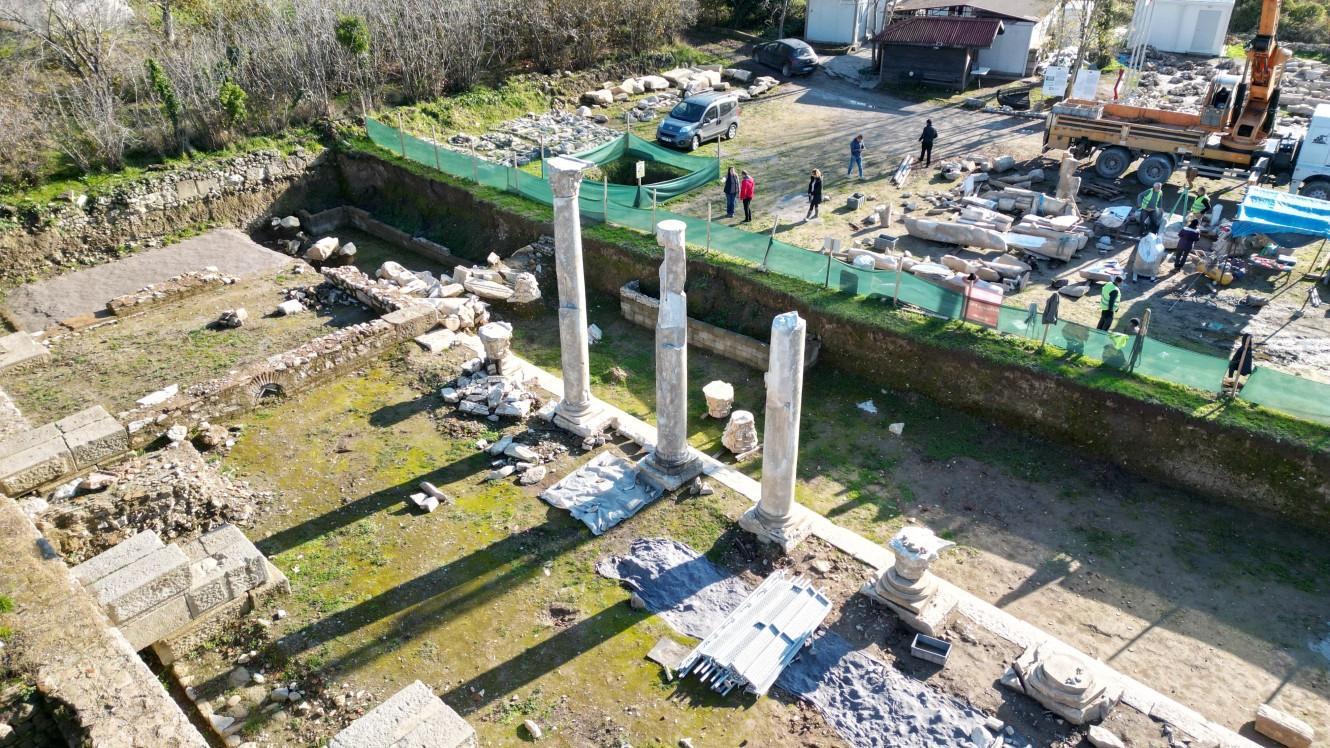 Seven Roman columns to rise again in Amasra after 2,000 years