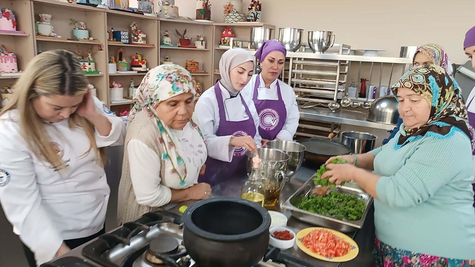 İzmir moves to preserve fading village recipes