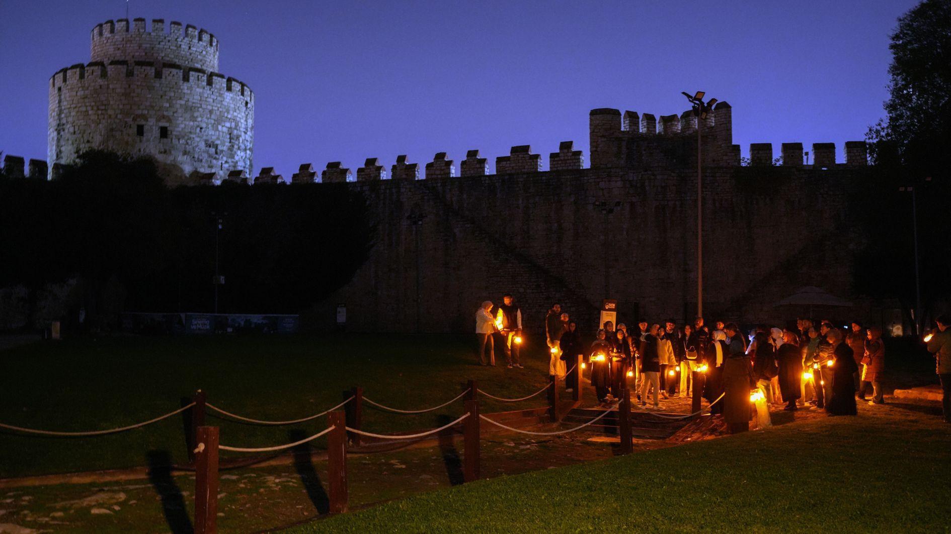 Lantern-lit night tours draw crowds into Yedikule Fortress’ eerie dungeons