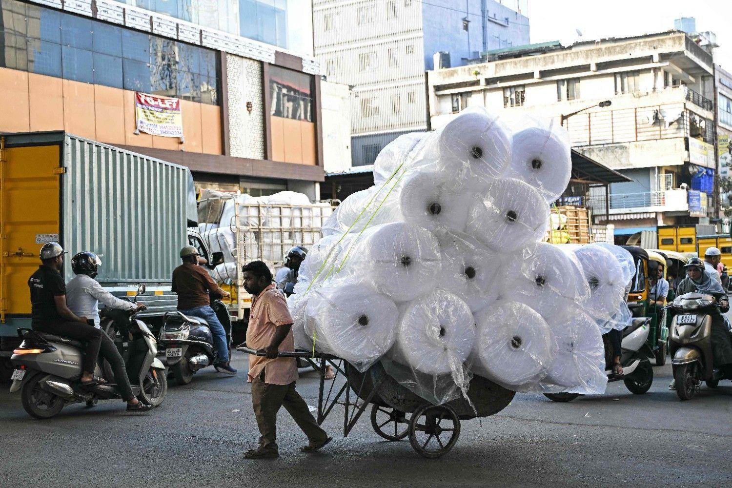 US, India start fresh trade talks seeking elusive deal