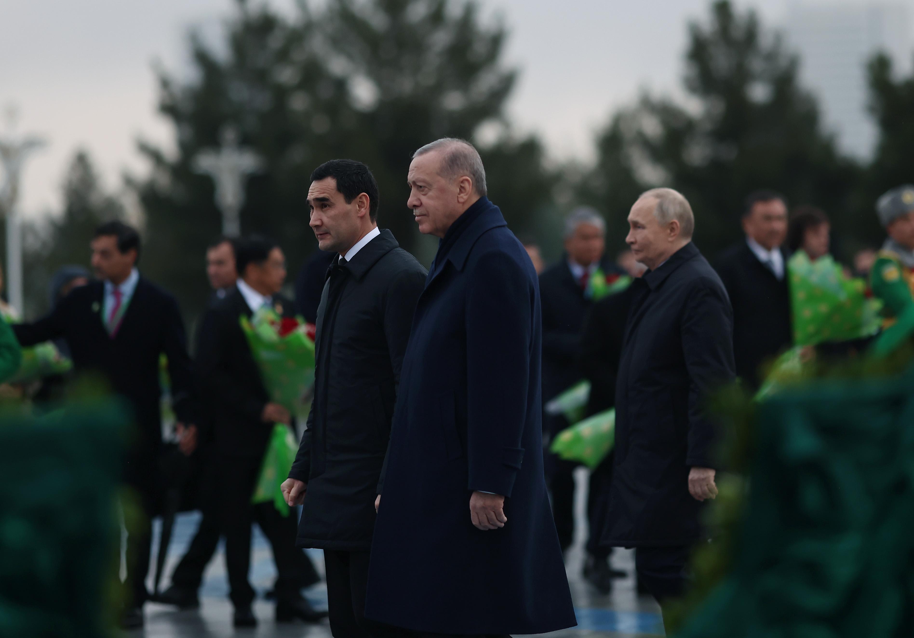 Erdoğan urges global dialogue for peace at Turkmenistan forum