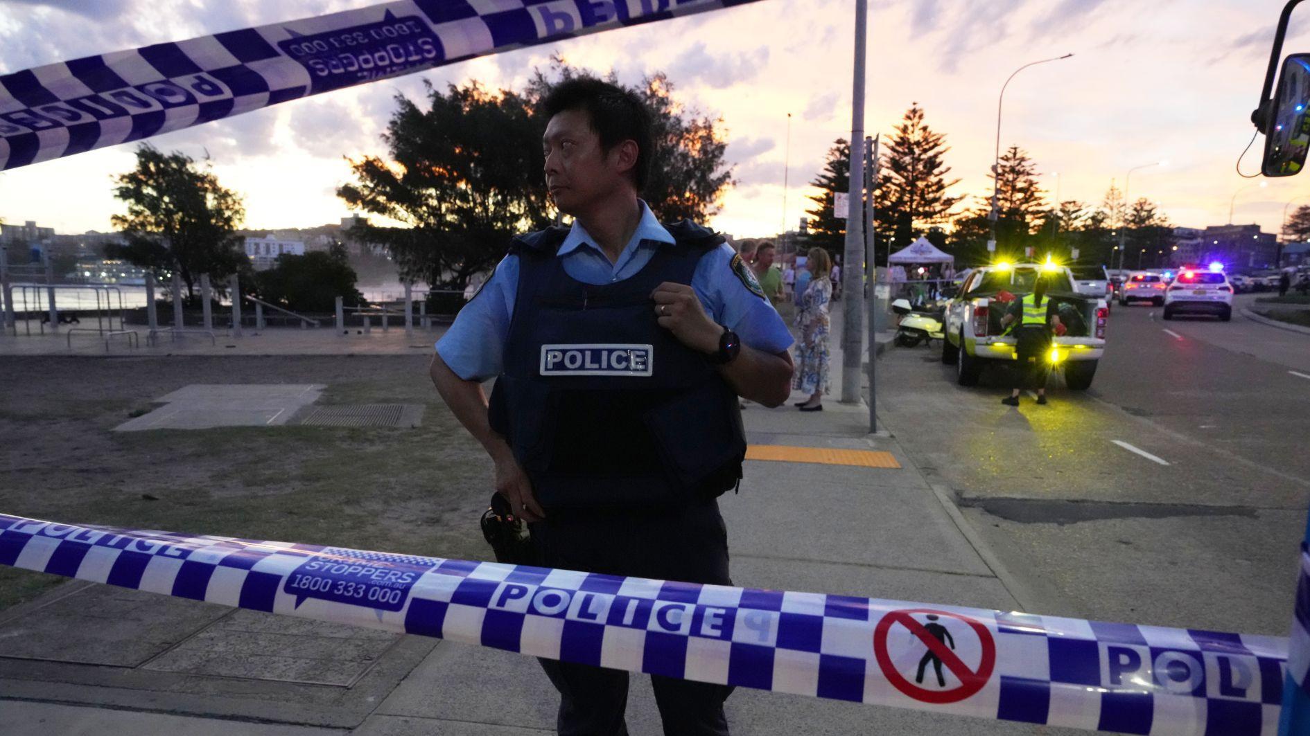 At least 10 dead, 12 injured in Australian beach shooting